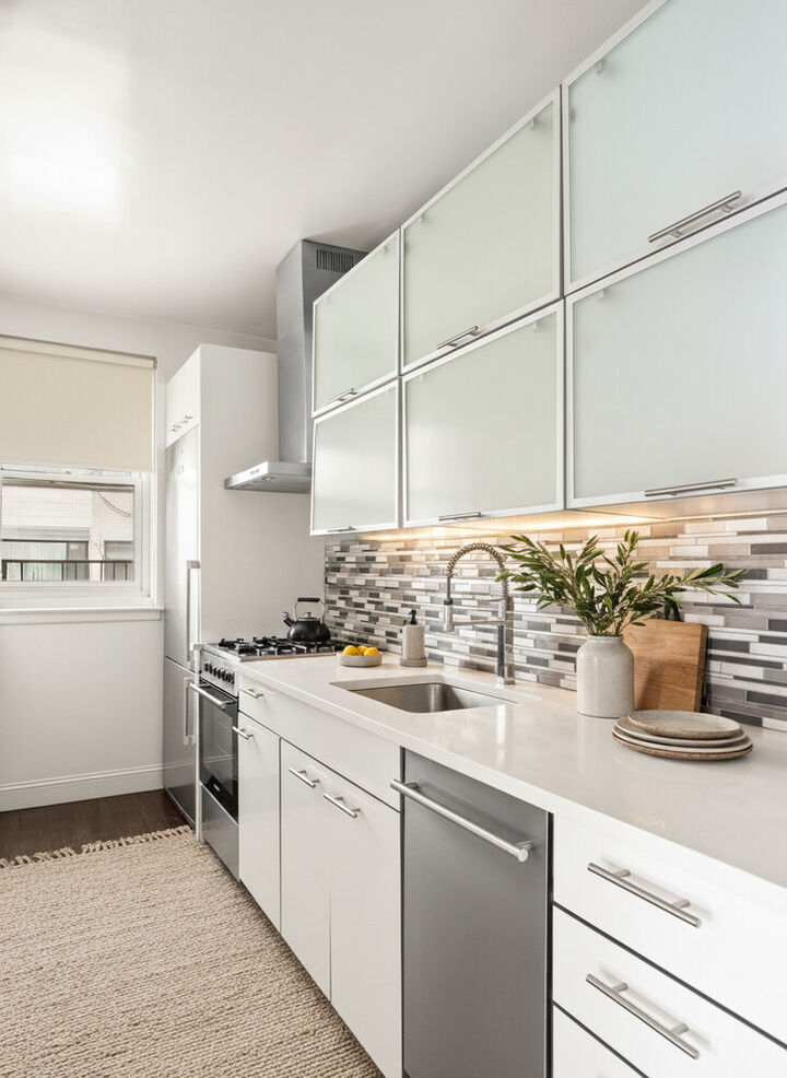 Property Photo:  64 E 94th Street 7B  NY 10128 