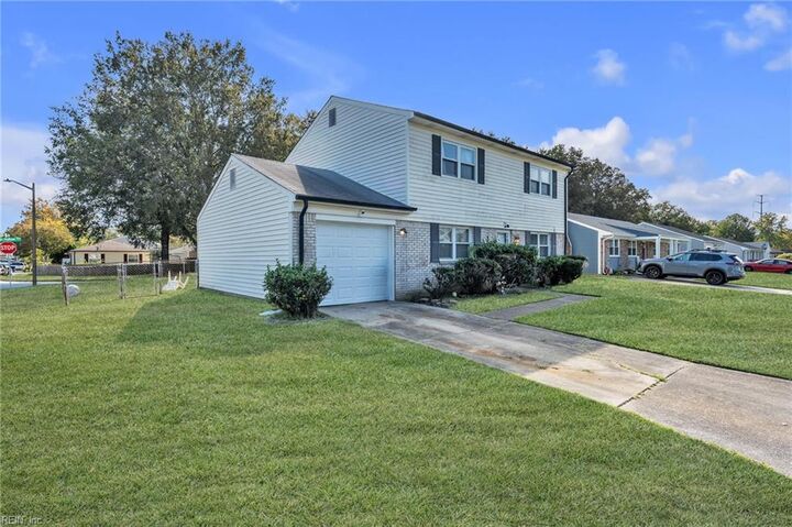 Property Photo: 2913 Guther Pl VA 23453