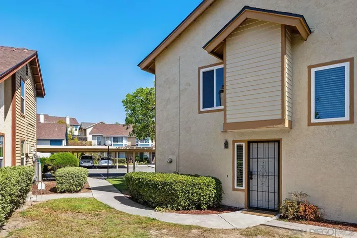 Property Photo: 1629 Manzana Way CA 92139