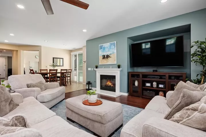 Property Photo: 1003 Vista Pointe Boulevard CA 92057