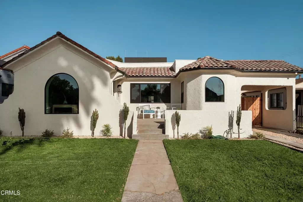 Property Photo:  3044 Hillcrest Drive  CA 90016 