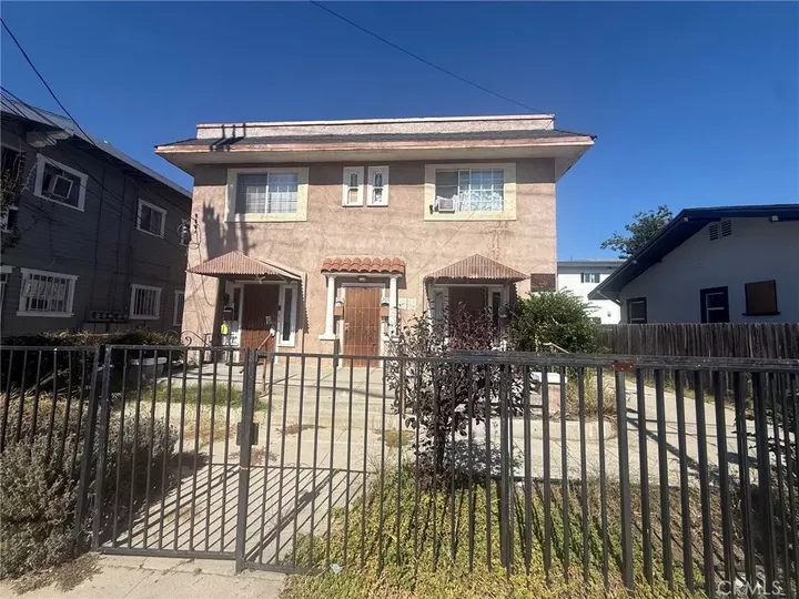 Property Photo:  201 E 31st  CA 90011 