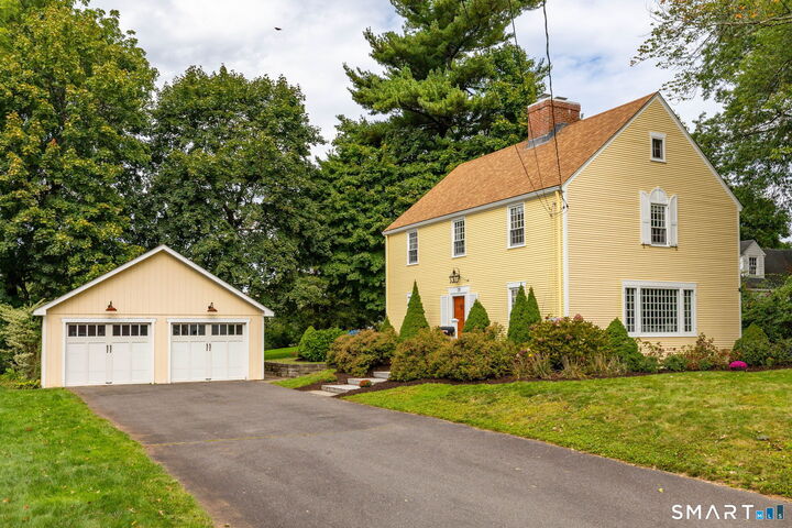 Property Photo:  19 Westway  CT 06109 