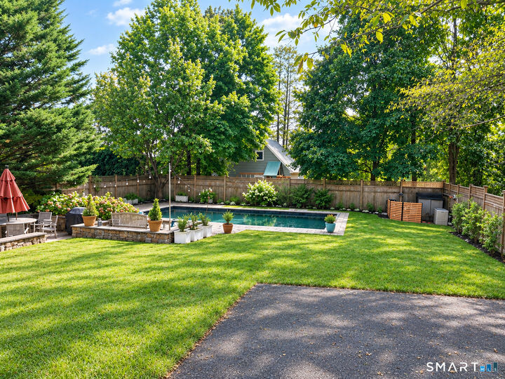 Property Photo:  25 Tremont Avenue  CT 06906 