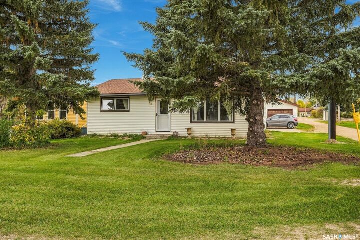 Property Photo: 116 Bates Street SK S0G 1J0