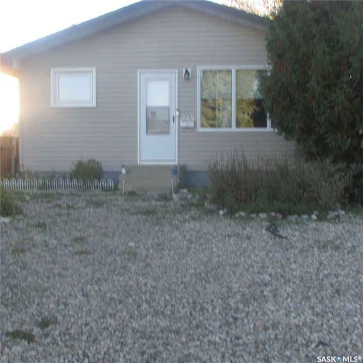 Property Photo: 245 Edward Street SK S4R 4W2
