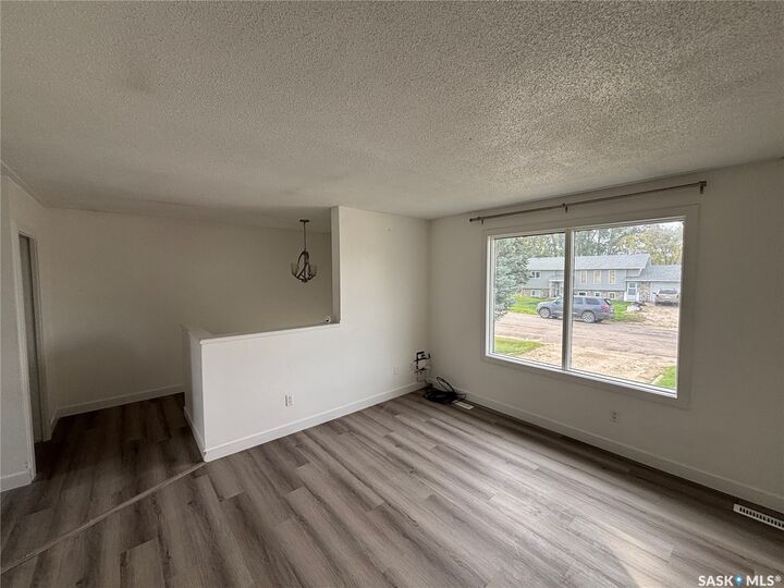 Property Photo:  15B Erixon Place  SK S0K 0Y0 