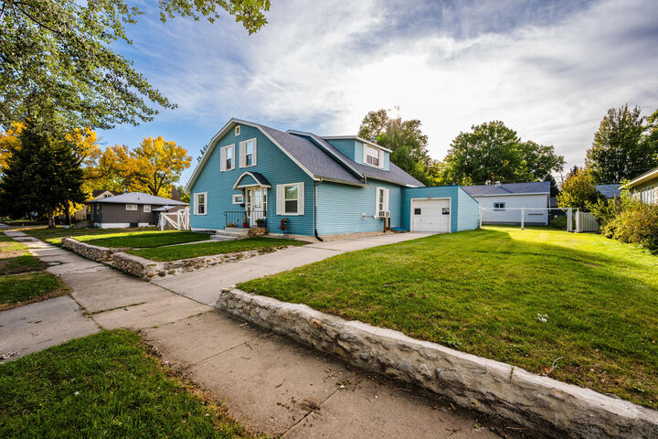 Property Photo:  334 N Burritt Avenue  WY 82834 