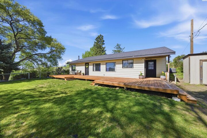 Property Photo: 351 W Eltopia West WA 99330