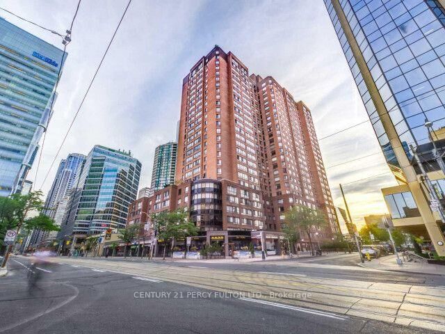 Property Photo:  633 Bay Street 1111  ON M5G 2G4 