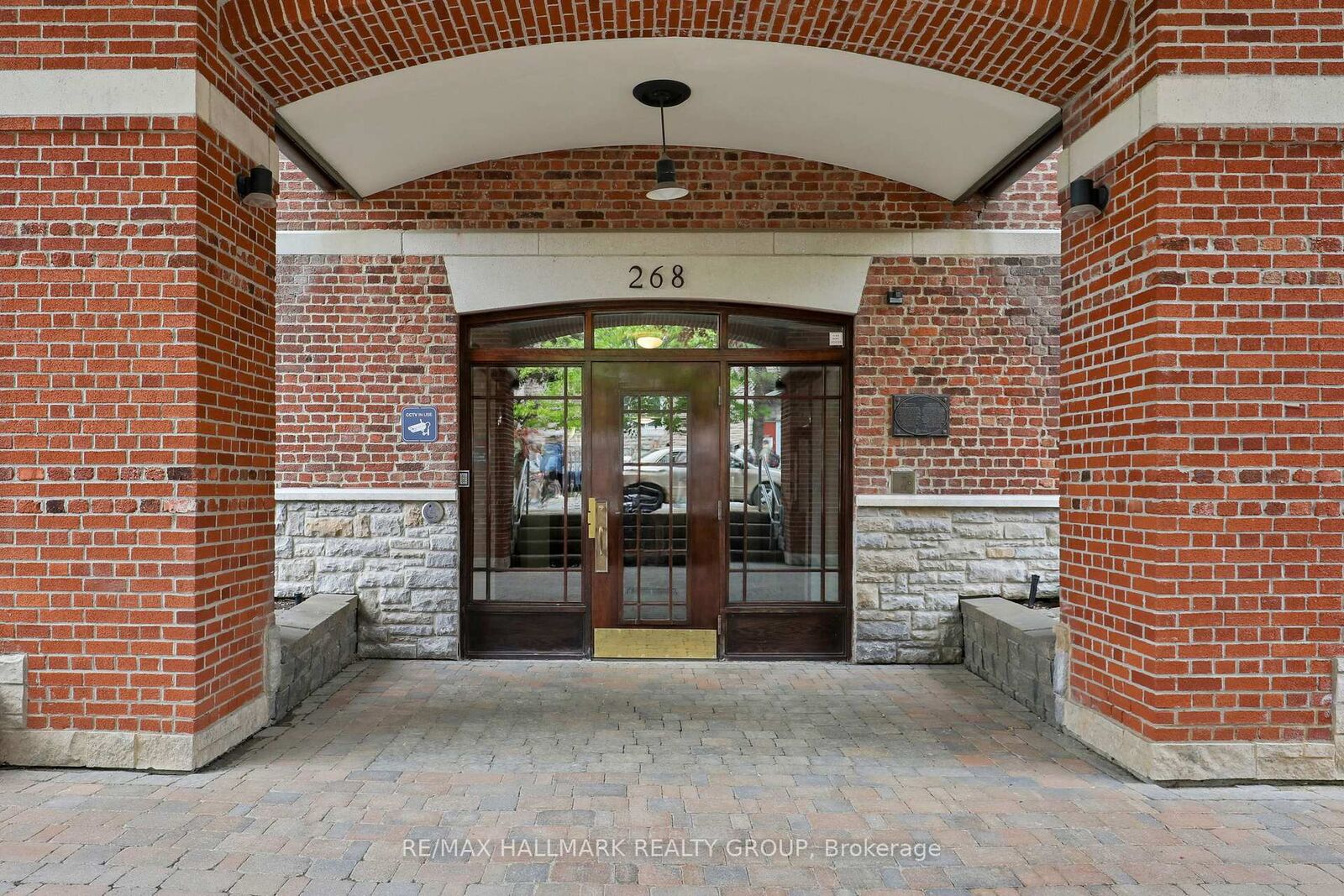 Property Photo:  268 First Avenue 1C  ON K1S 2G8 