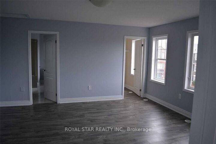 Property Photo: 54 Baycliffe Crescent ON L7A 3Z3