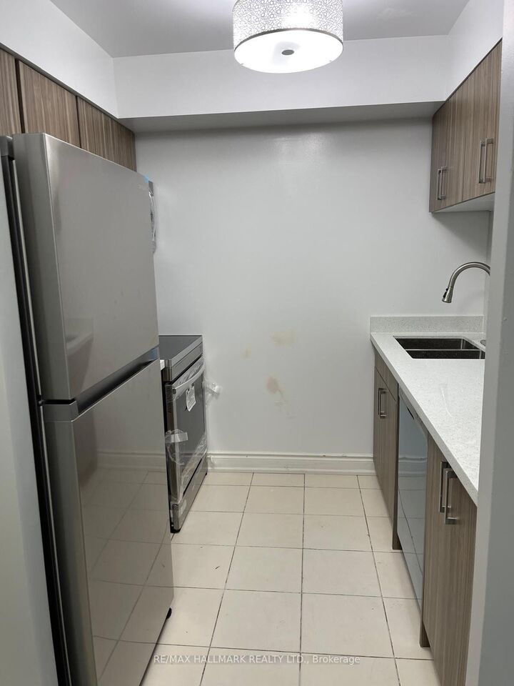 Property Photo:  70 Town Centre Court 1805  ON M1P 0B2 