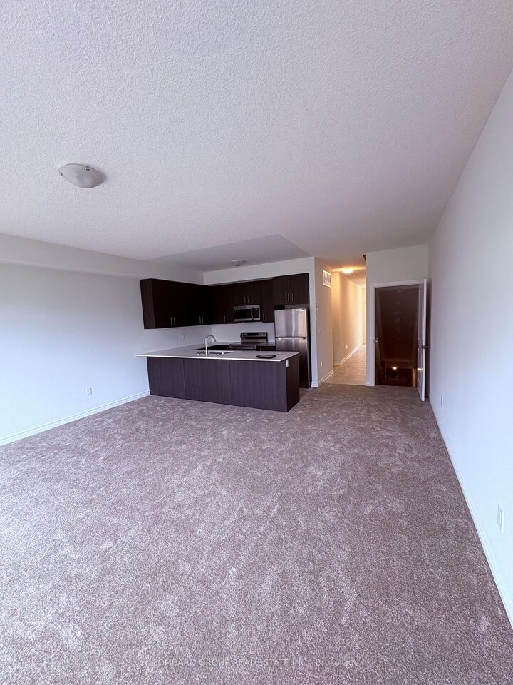 Property Photo:  8 Elite Crescent  ON N3W 0L1 