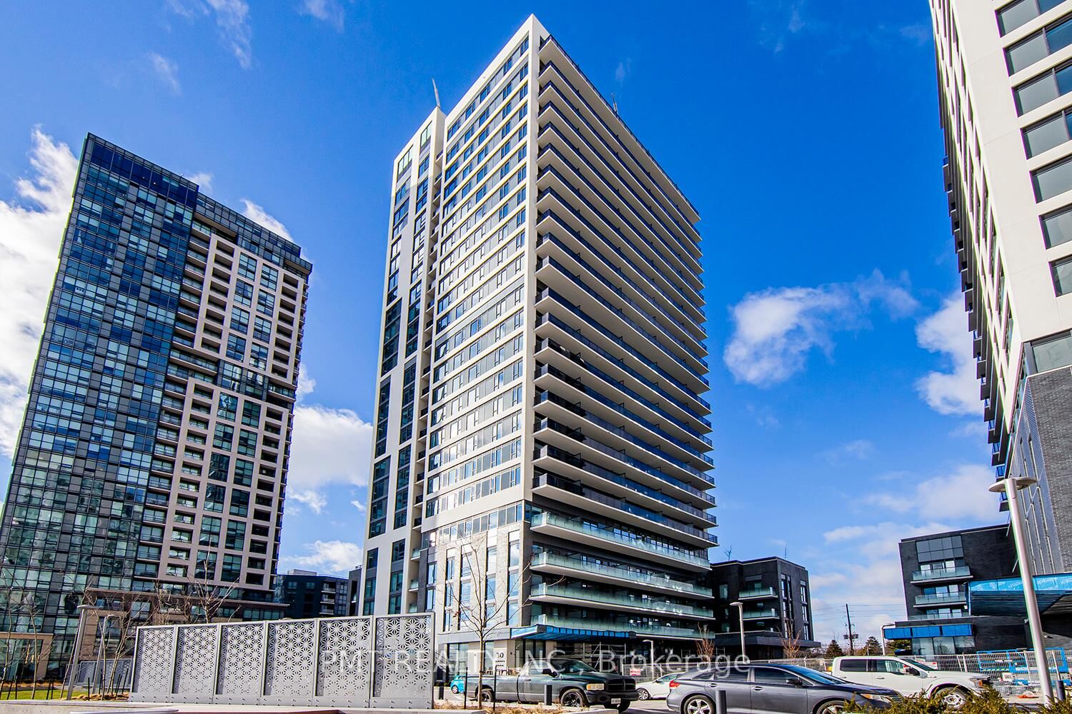 Property Photo:  30 Samuel Wood Way 2105  ON M9B 0C9 