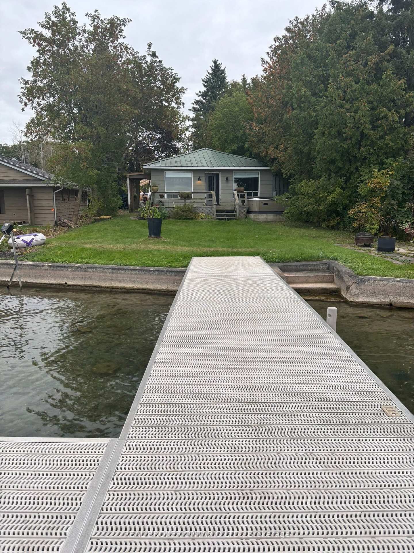 Property Photo:  208 Kempview Lane  ON L4N 3W9 