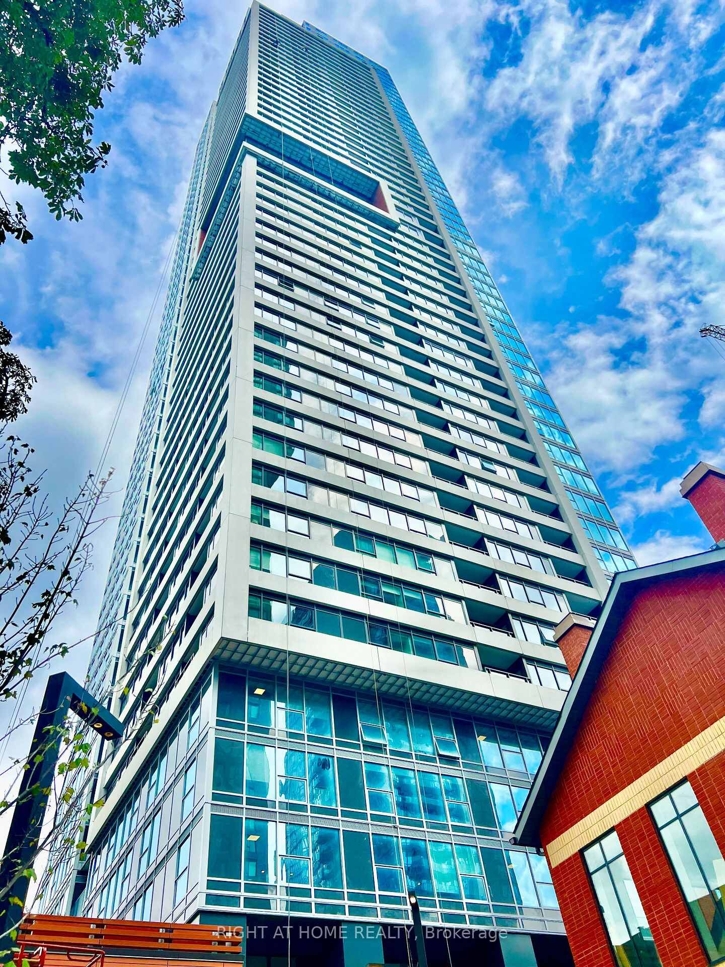 Property Photo:  609 Sherbourne Street 4207  ON M4X 0A4 