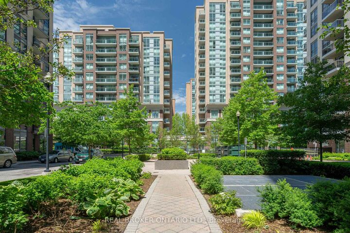 Property Photo:  3 Michael Power Place Ph2  ON M9A 0A2 