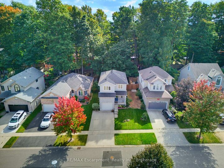 Property Photo: 62 Potters Way ON N4S 9A1