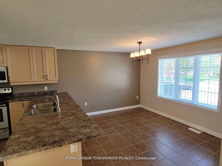 Property Photo:  172 Churchland Drive  ON L4N 8N5 