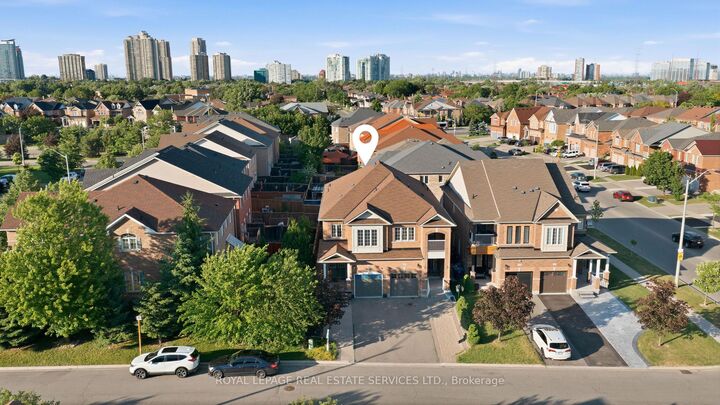 Property Photo:  4309 Trail Blazer Way  ON L5R 0A9 