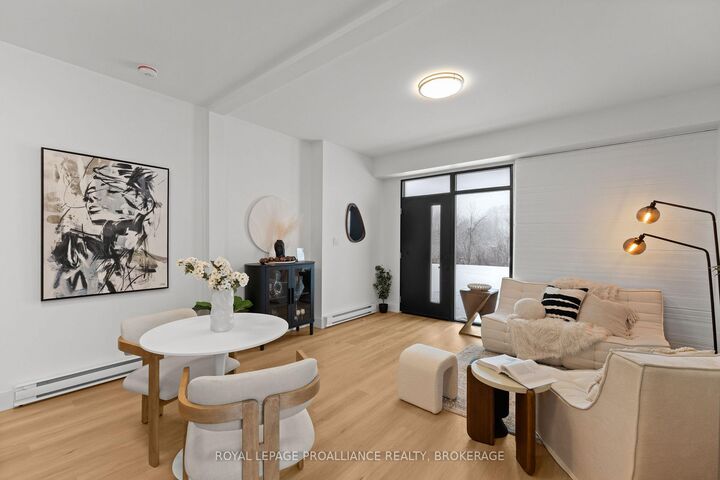 Property Photo:  425 Fourth Street 101  ON K7G 2X2 