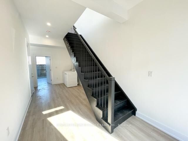 Property Photo:  29 Summersides Mews  ON L0S 1E6 