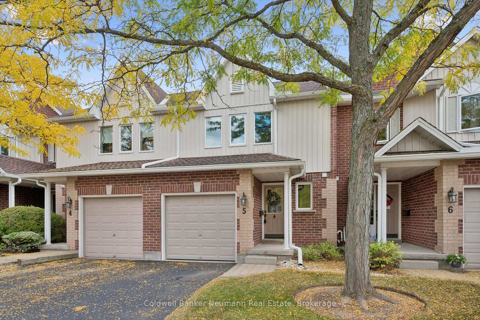 Property Photo:  39 Ptarmigan Drive 5  ON N1C 1E8 