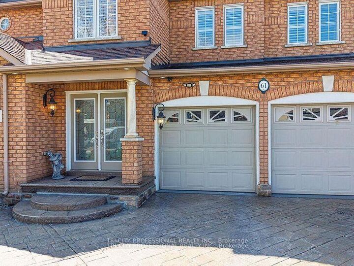 Property Photo: 61 Woodvalley Drive ON L7A 1Z3