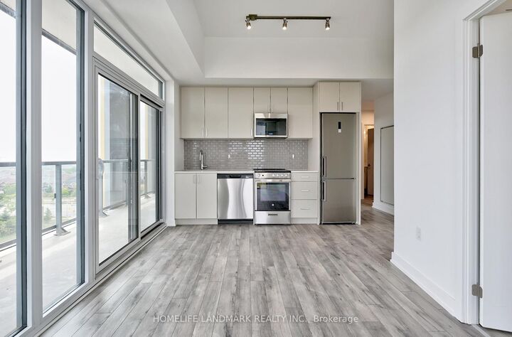 Property Photo:  1005 Dundas Street E 720  ON L6H 8C7 