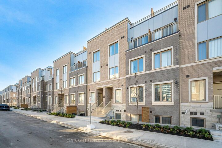 Property Photo:  150 Honeycrisp Crescent N Th263  ON L4K 0N7 