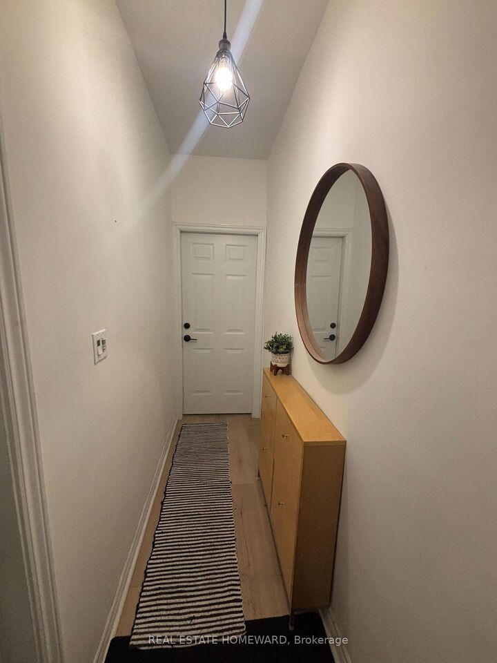 Property Photo:  86 Carlaw Avenue  ON M4M 2R7 
