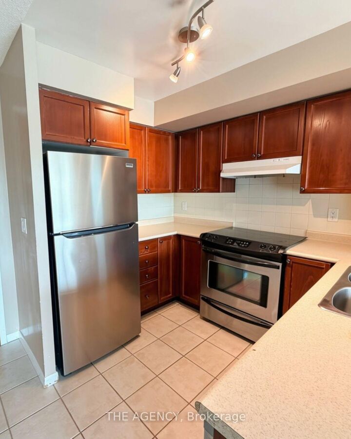 Property Photo:  219 Fort York Boulevard S 612  ON M5V 1B1 