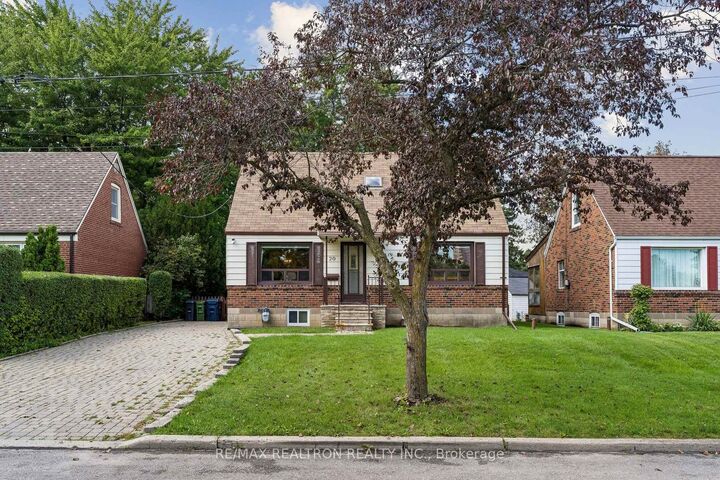 Property Photo:  20 Edithvale Drive  ON M2N 2R5 