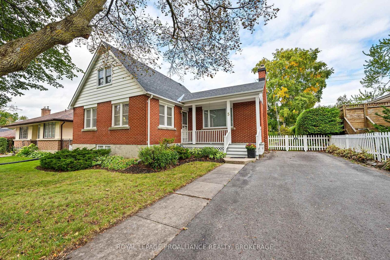 Property Photo:  5 Westmoreland Road  ON K7M 1J4 