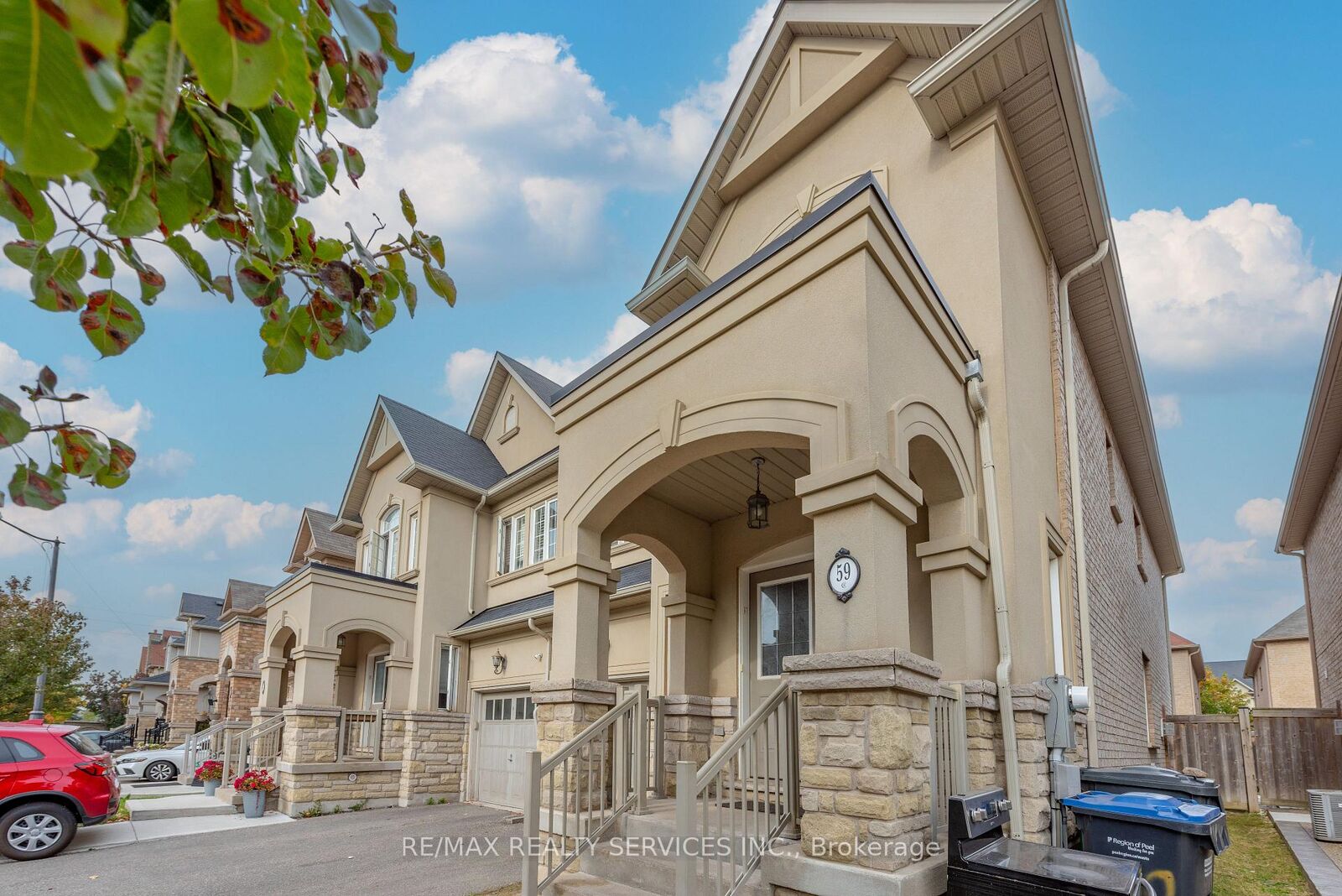 Property Photo: 59 Beachville Circle ON L6X 0V3