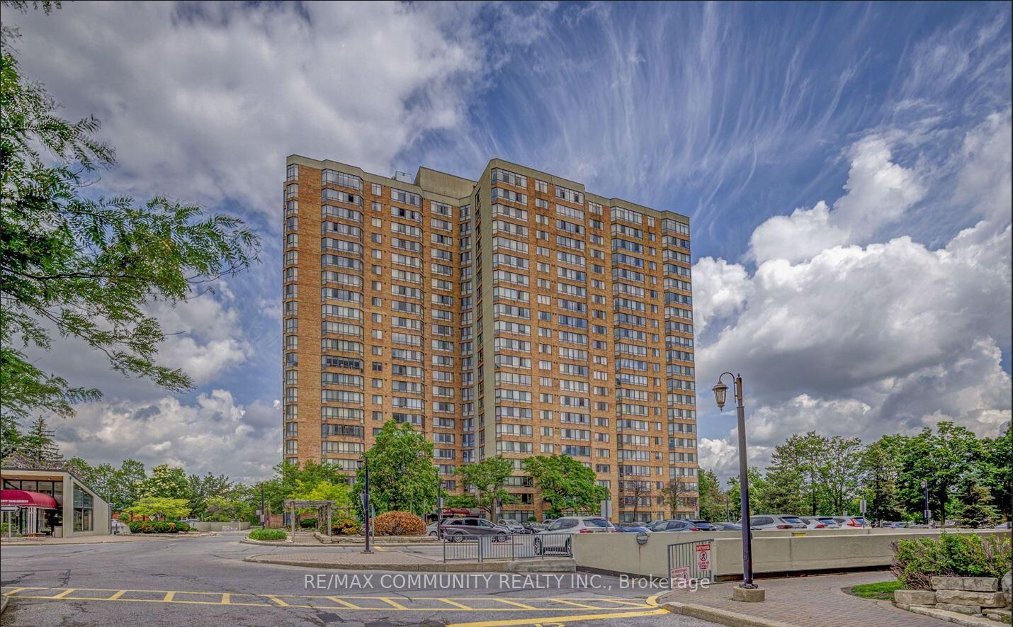 Property Photo:  25 Bamburgh Circle 1133  ON M1W 3W2 