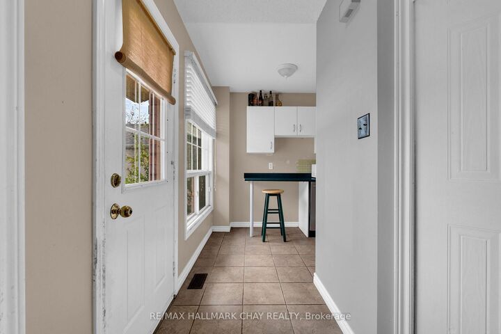 Property Photo:  104 Ferguson Drive  ON L4N 7E5 