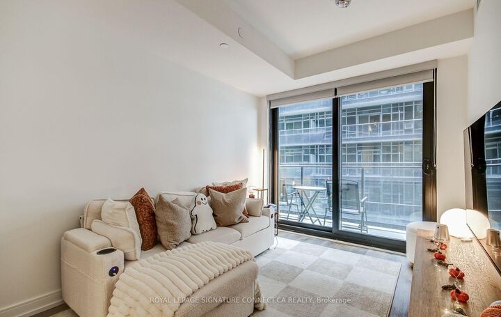 Property Photo:  1 Jarvis Street 1017  ON L8R 3R2 
