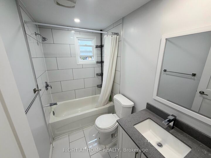 Property Photo:  408 Strathmore Boulevard Upper  ON M4C 1N5 