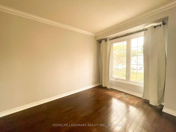 Property Photo:  6337 Martel Court  ON L5N 3H6 