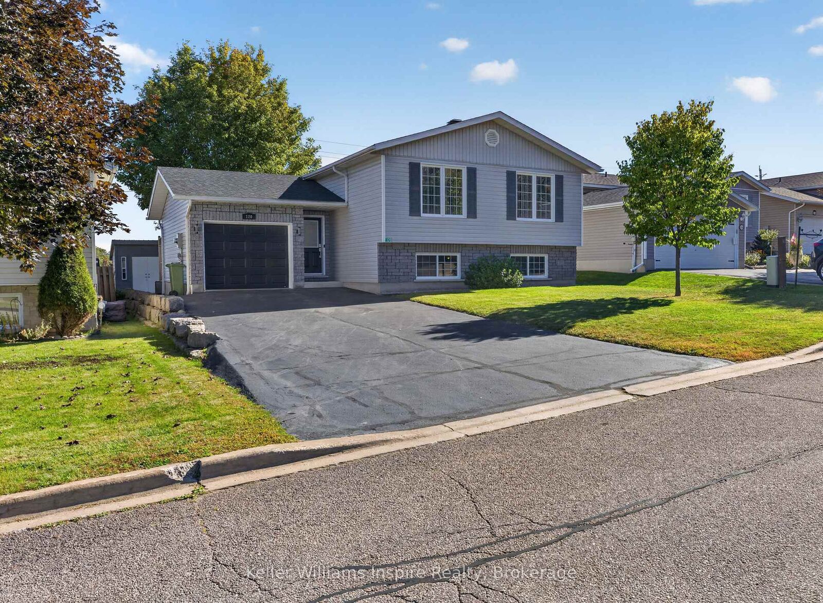 Property Photo: 120 Cockburn Crescent ON K8A 8K6