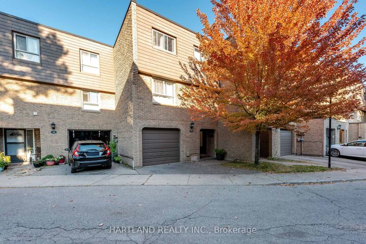 Property Photo:  405 Hyacinthe Boulevard 50  ON L5A 3N1 