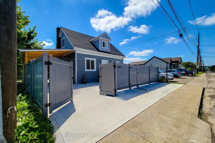 Property Photo:  78 Hillyard Street E  ON L8L 6B4 