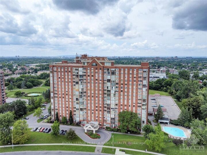 Property Photo:  2760 Carousel Crescent 1209  ON K1T 2N4 