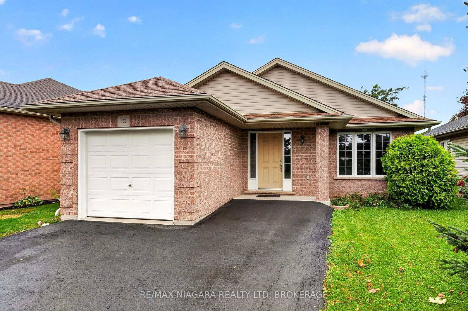 Property Photo:  15 Days Avenue  ON L3C 7H8 
