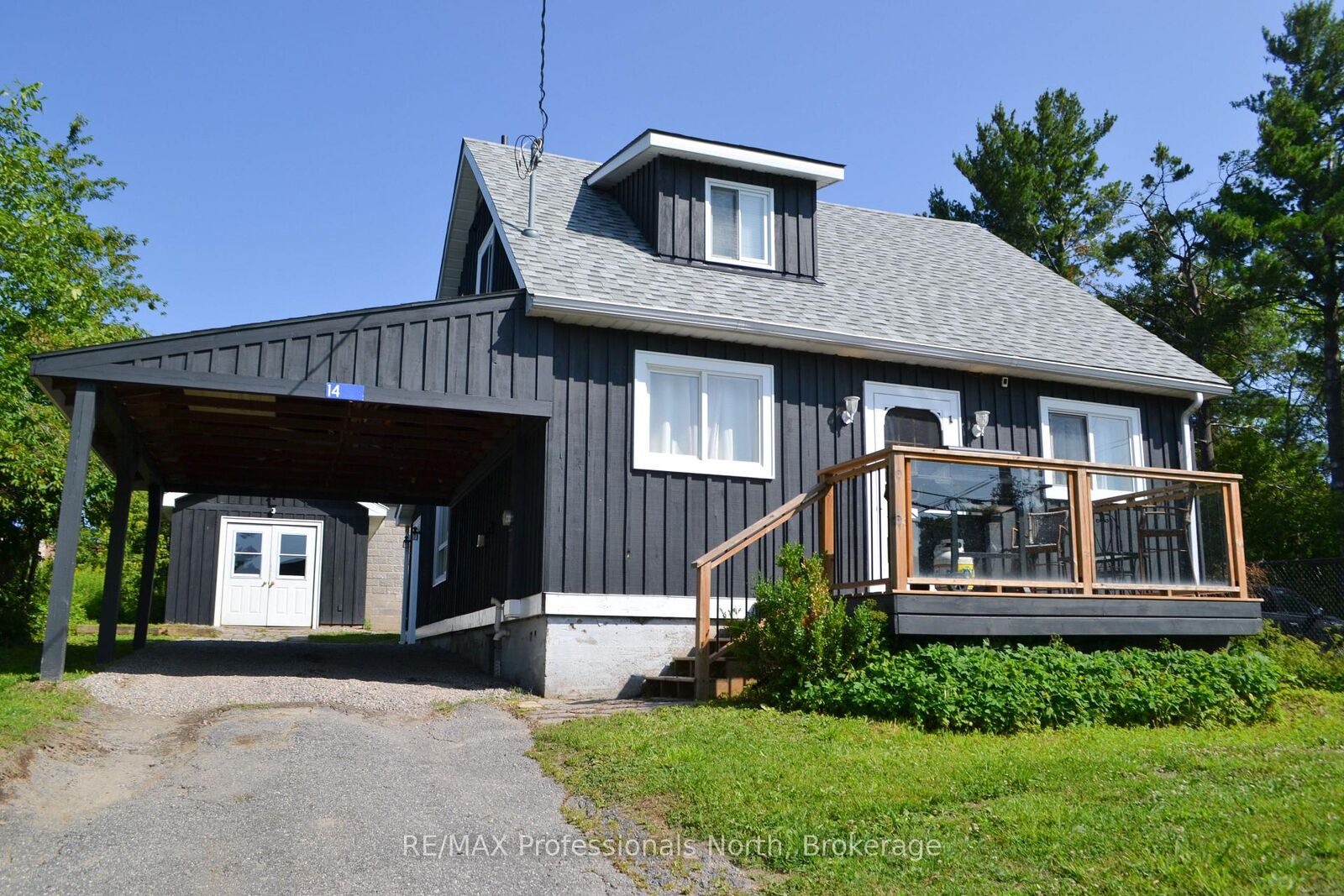 Property Photo:  14 Princess Street  ON P1H 1P2 