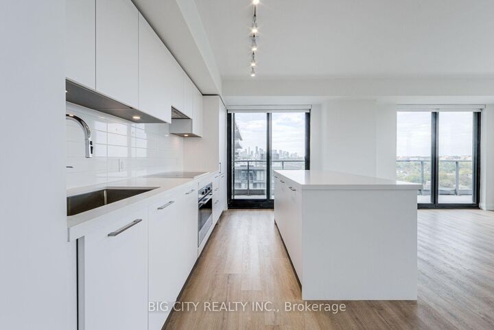 Property Photo:  36 Brentcliffe Road 1305  ON M4G 0E1 