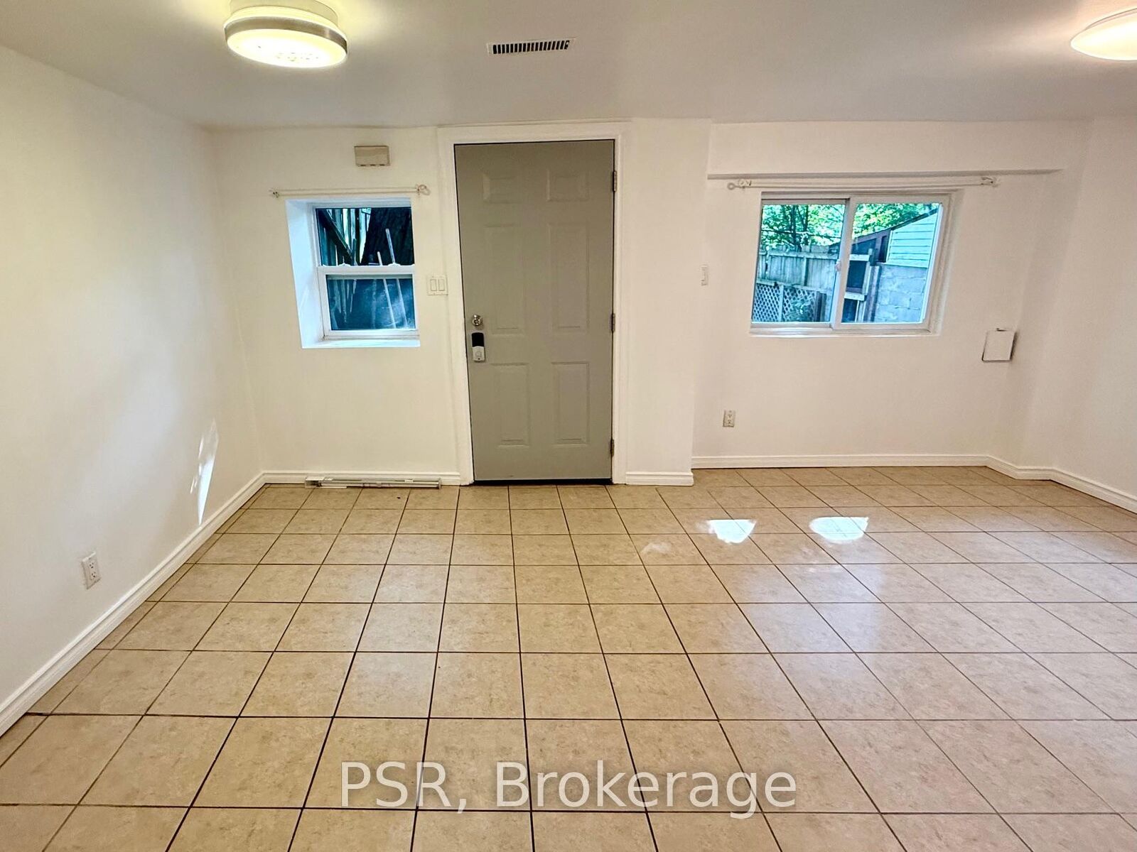 Property Photo:  191 Coxwell Avenue Lower  ON M4L 3B4 