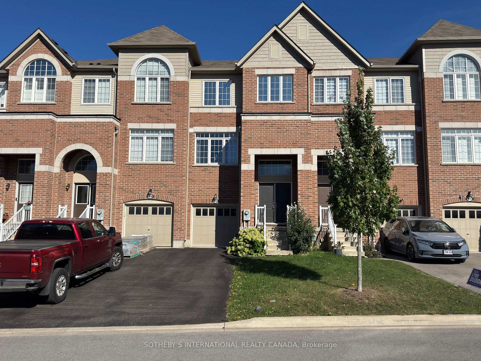 Property Photo:  4018 Fracchioni Drive  ON L3J 0R8 